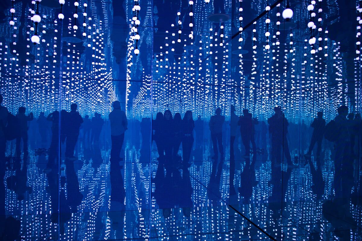 Microsoft — Infinity Room — still 2