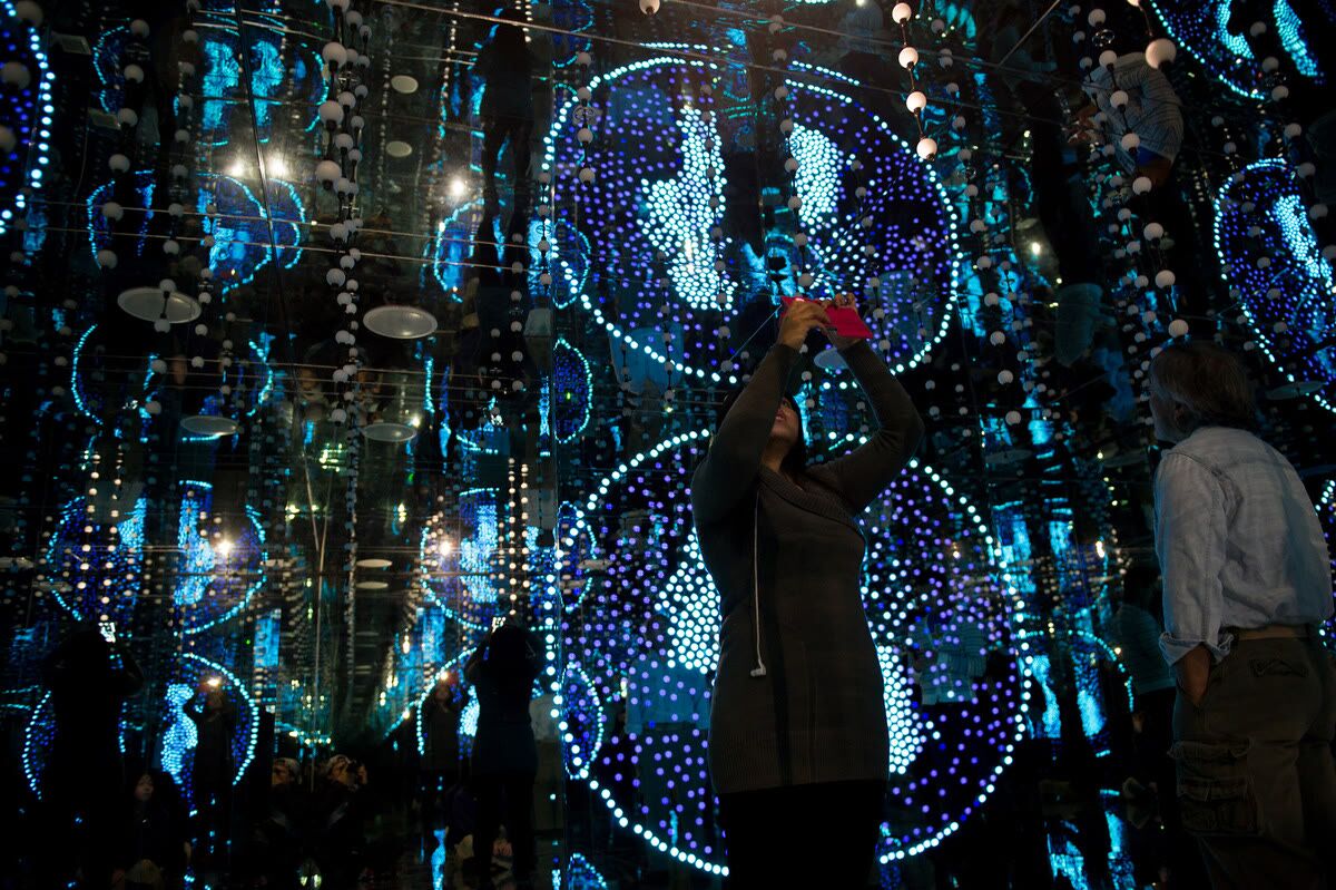 Microsoft — Infinity Room — still 1