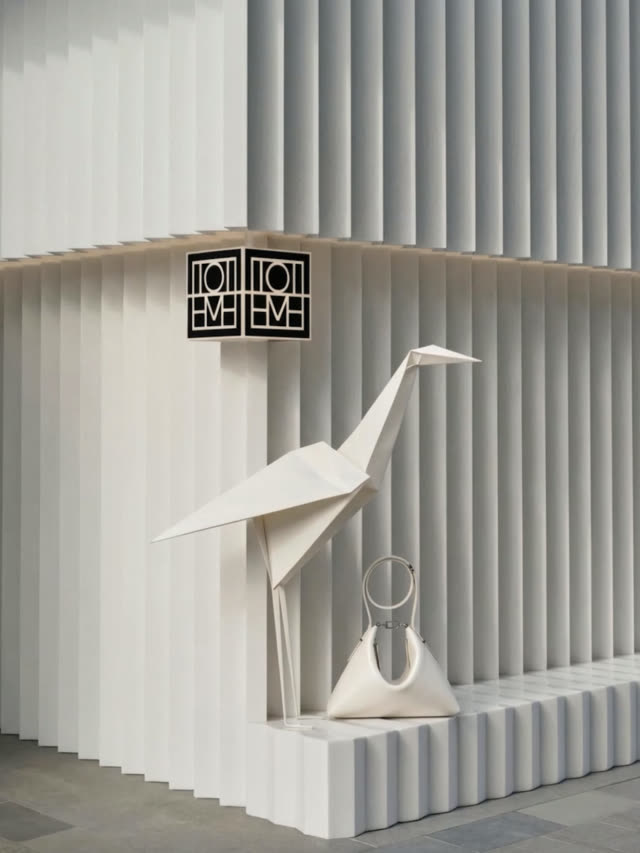 TOTEME — still 1